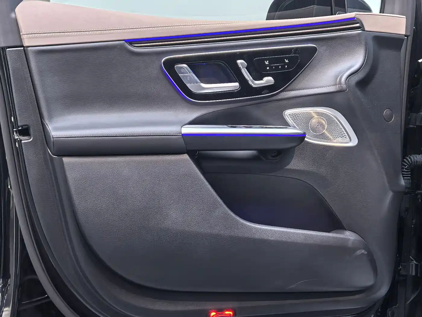 Mercedes-Benz EQE SUV 2025 2024 500 4MATIC Pioneer Edition