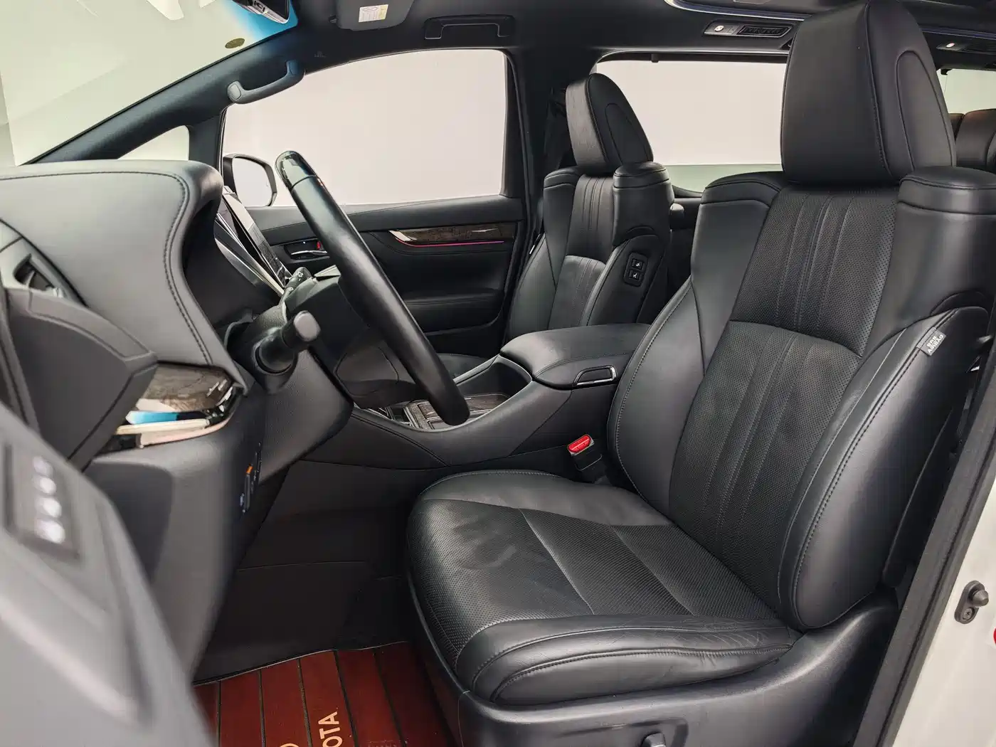 Toyota Alphard 2018 Facelift 3.5L Premium Edition фото 6