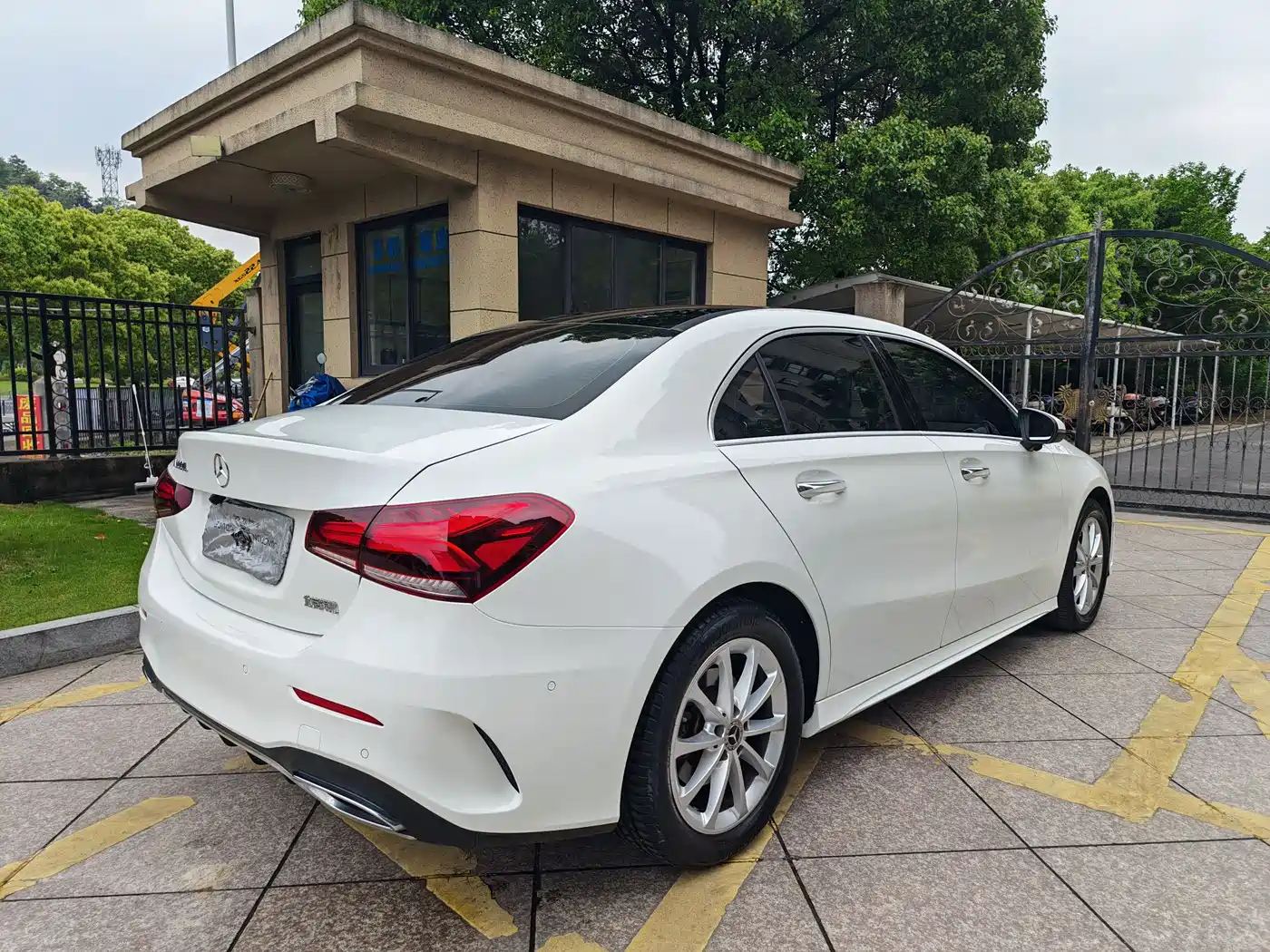 Mercedes-Benz A-Class 2021 A 200 L Sport Sedan Dynamic Type фото 14