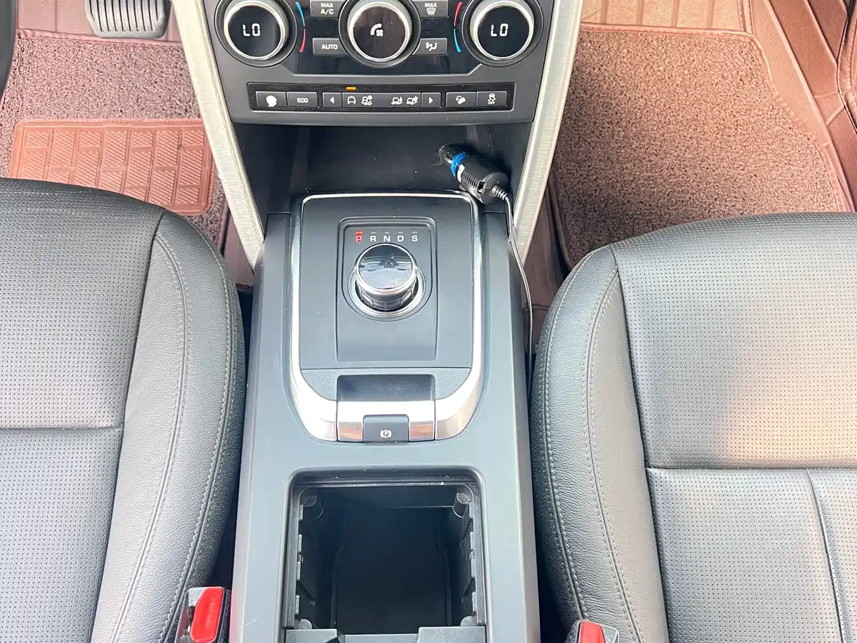 Land Rover Discovery Sport 2018 240PS SE Edition фото 20