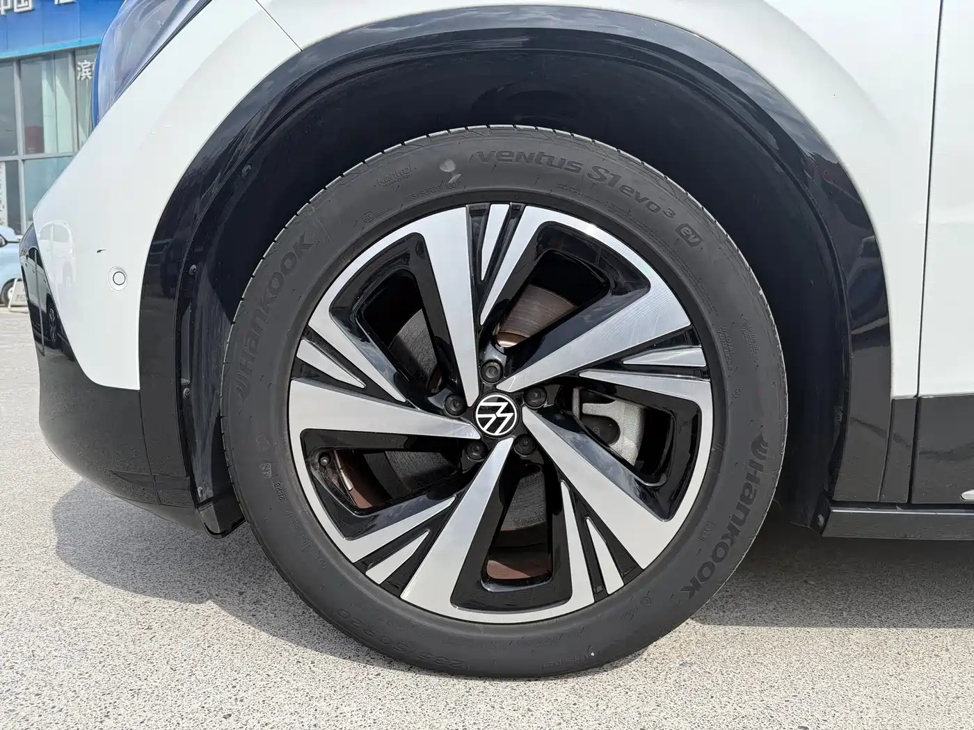 VOLKSWAGEN ID.6 CROZZ