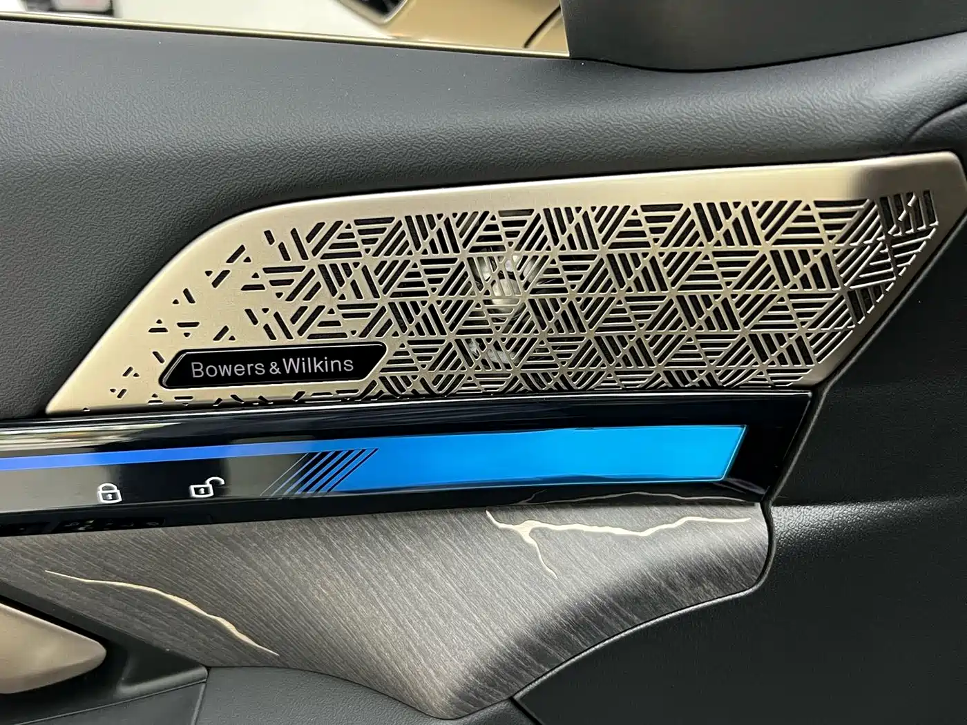 BMW 5 Series 2024 530Li Premium M Sport Package фото 19