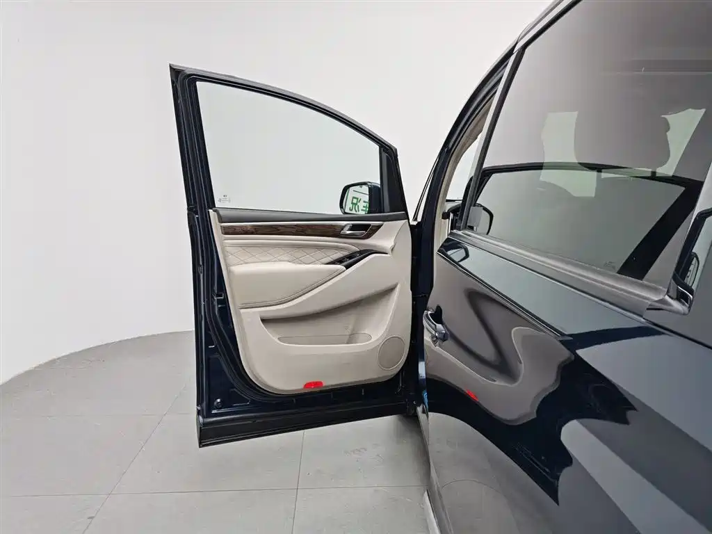GAC Trumpchi Trumpchi M8 2018 320T Flagship Edition фото 8
