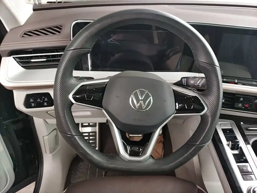 صورة 11 - Volkswagen Talagon