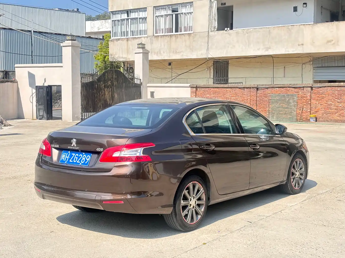 Peugeot 408 2014 1.8L Automatic Luxury Edition фото 8
