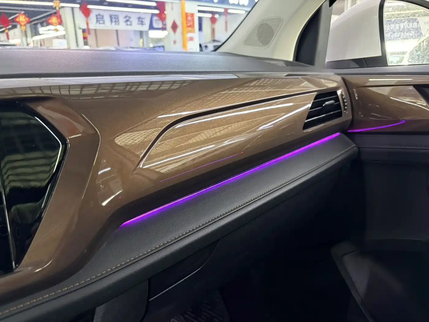 Volkswagen Tharu 2022 280TSI FWD Luxury Edition фото 18