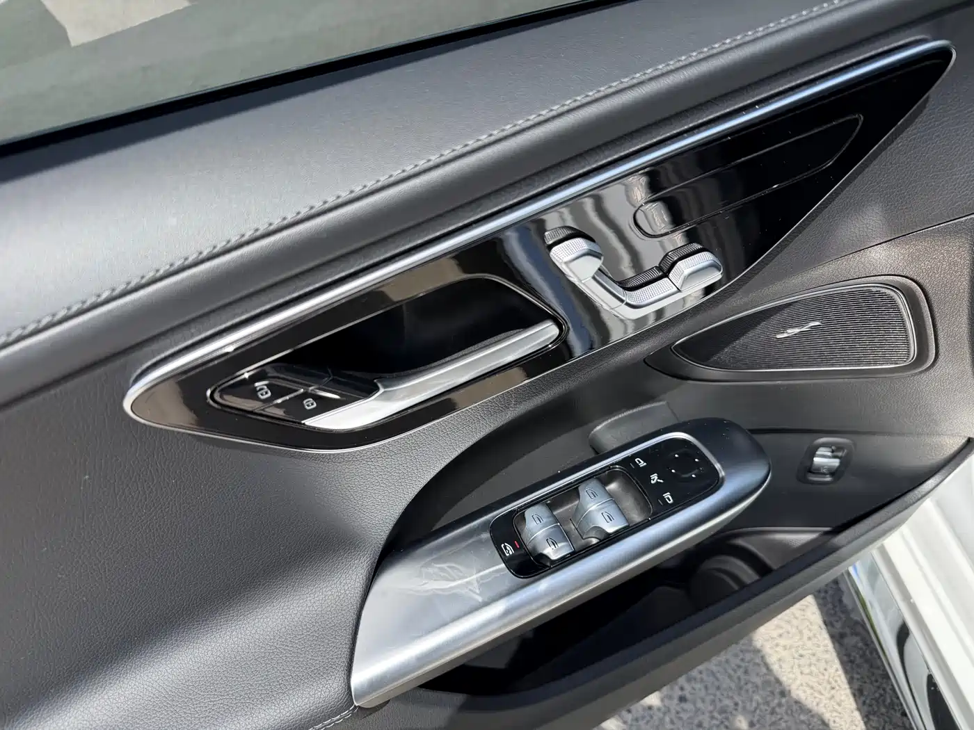 Mercedes-Benz C-Class 2023 C 200 L Sport фото 8
