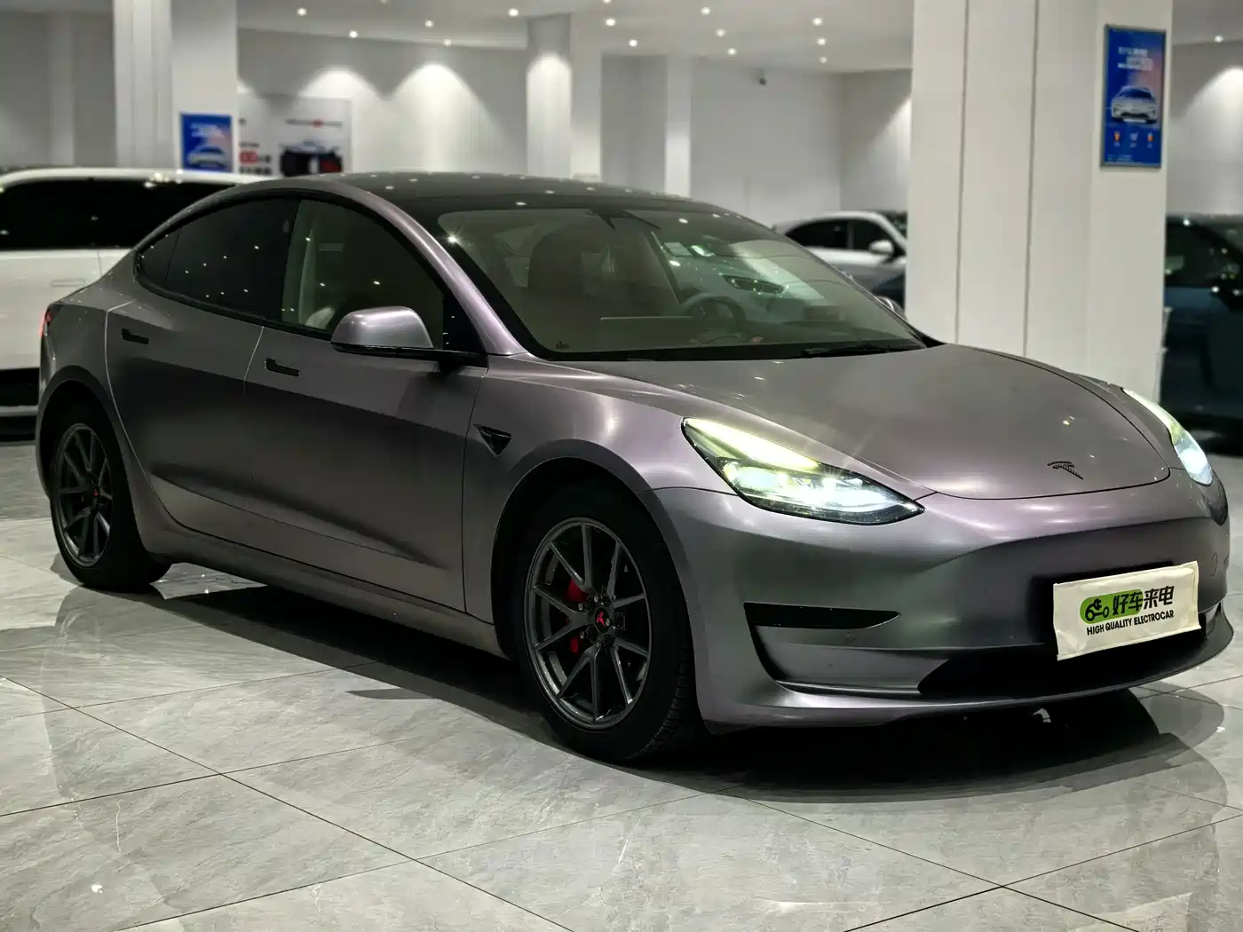 Фото 3 - Tesla Model 3
