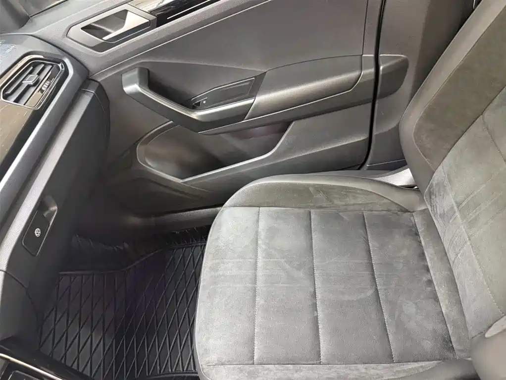 Volkswagen T-ROC 2021 280TSI DSG 4WD Luxury Connected фото 10