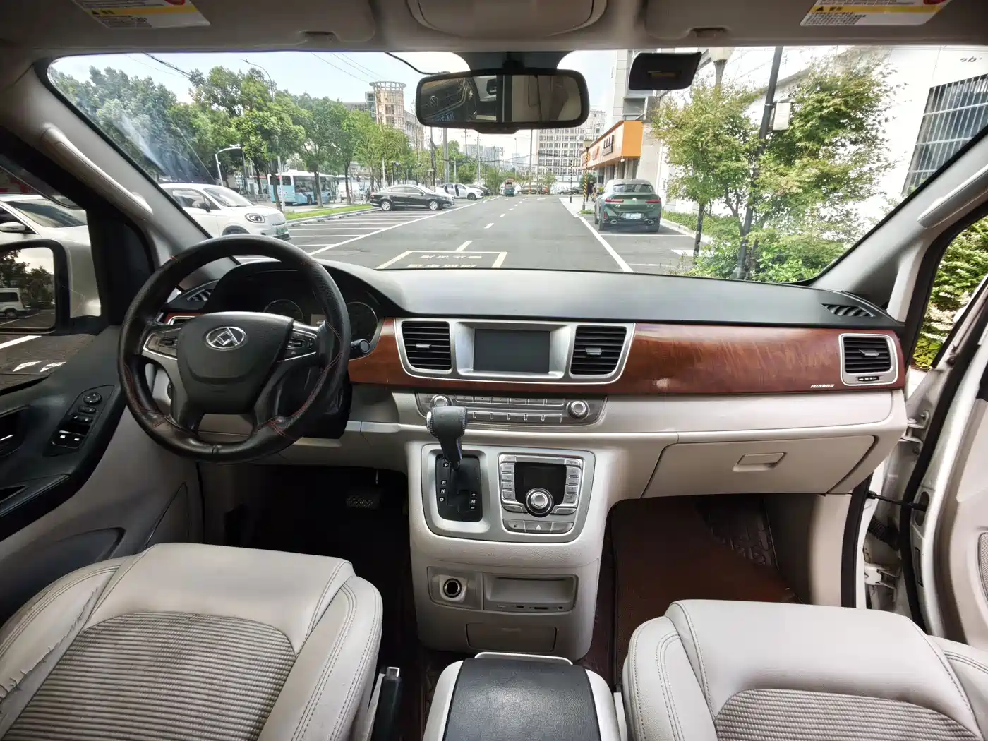 SAIC Maxus Maxus G10 2017 2016 1.9T Automatic Luxury Diesel China V