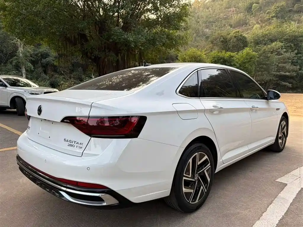 Volkswagen Sagitar 2023 Model Year 280TSI DSG Surpass Edition фото 7