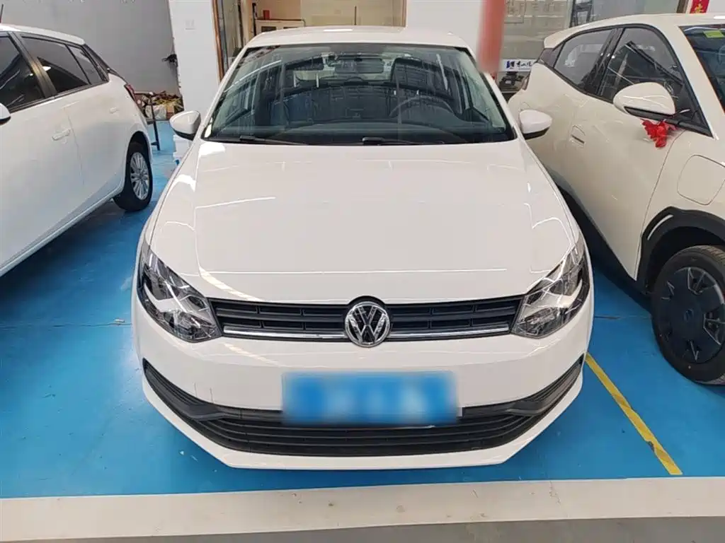 Volkswagen Polo 2016 1.4L Manual Trend фото 3