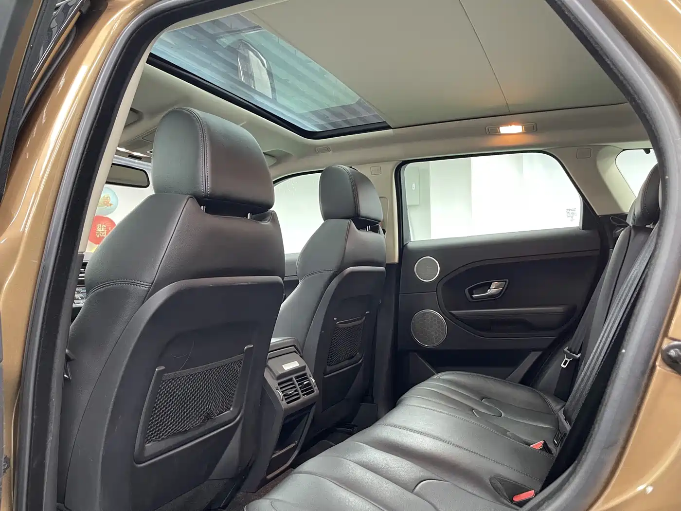 Land Rover Range Rover Evoque 2015 2.0T 5-Door Intelligent Edition фото 20