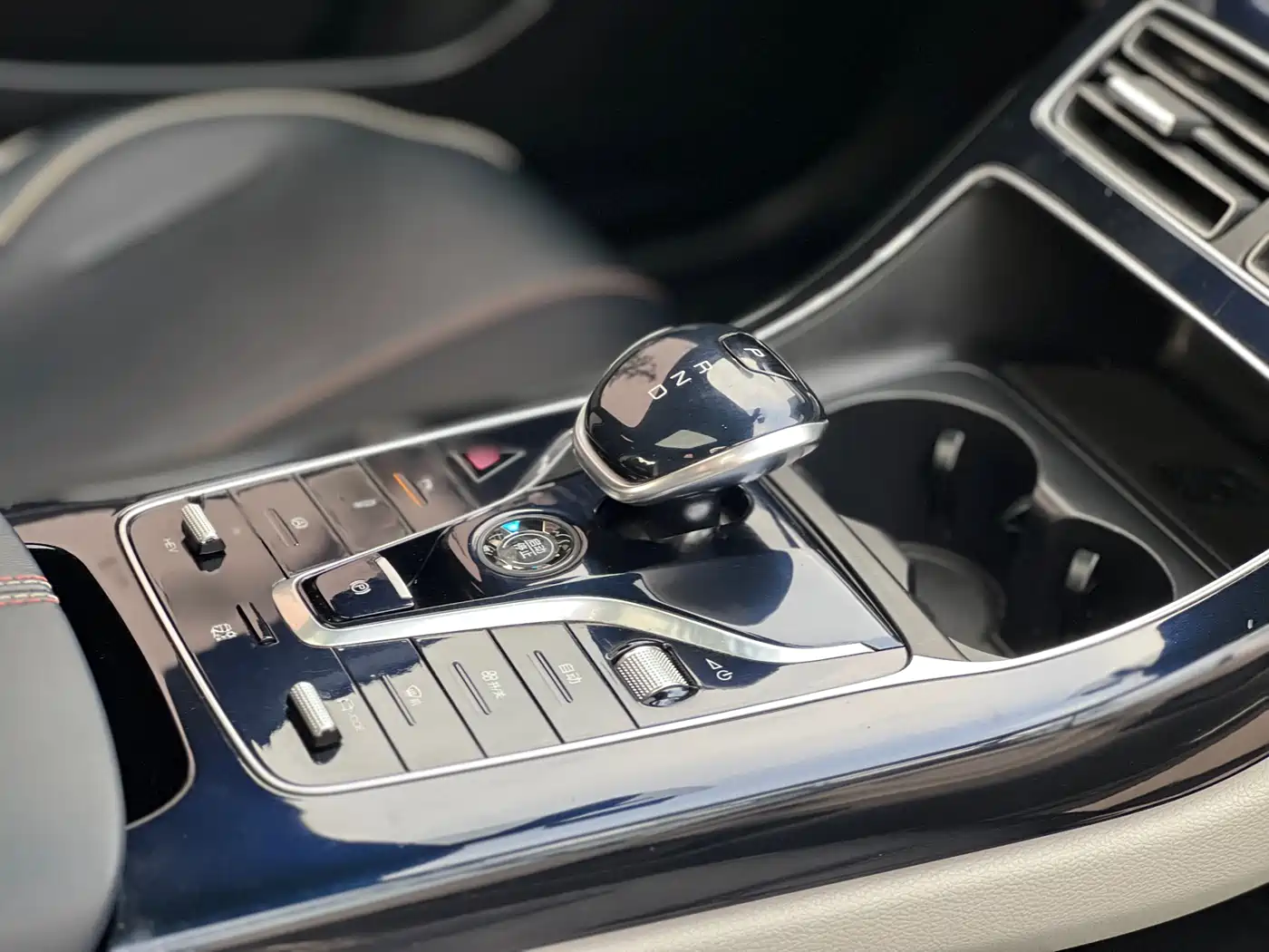 BYD Qin PLUS 2021 DM-i 55KM Flagship фото 20