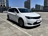 Фото 2 - Chrysler Pacifica PHEV