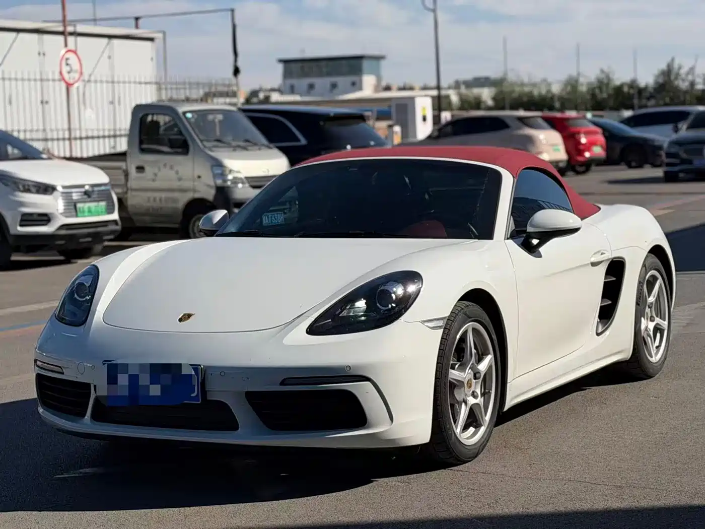 Photo 1 - Porsche 718