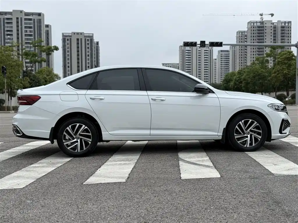 Volkswagen Lavida 2024 Model 300TSI DSG Starlight Full Comfort Edition фото 8