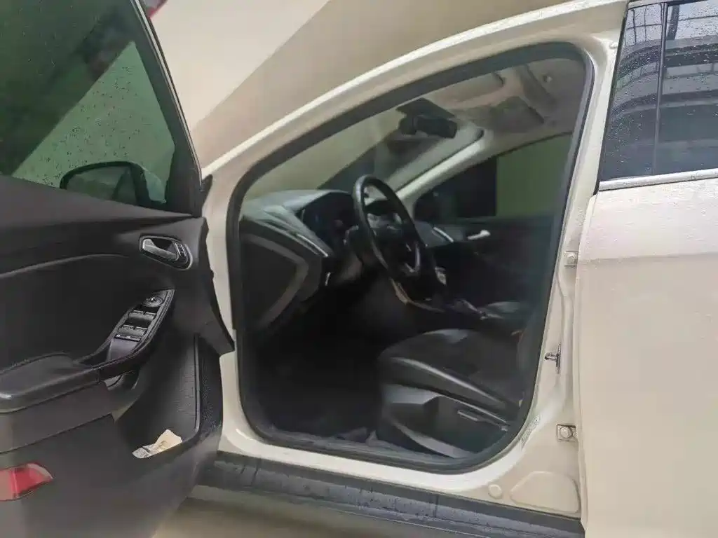 Photo 6 - Ford Focus