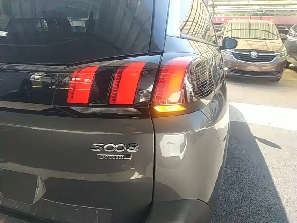Peugeot 5008 2018 2017 380THP 5-Seat Elite Edition