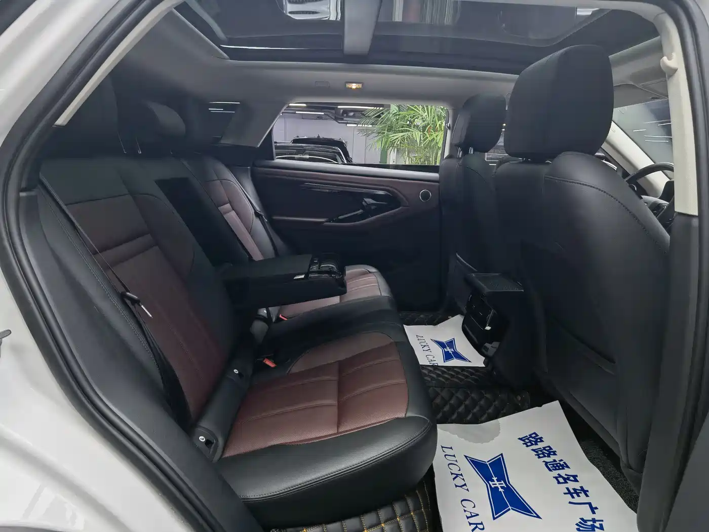 Land Rover Range Rover Evoque 2022 Range Rover Evoque L 249PS R-Dynamic Luxury Edition фото 9