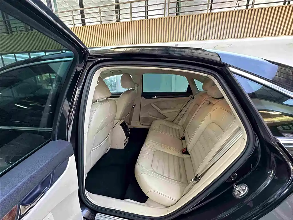 صورة 6 - Volkswagen Passat