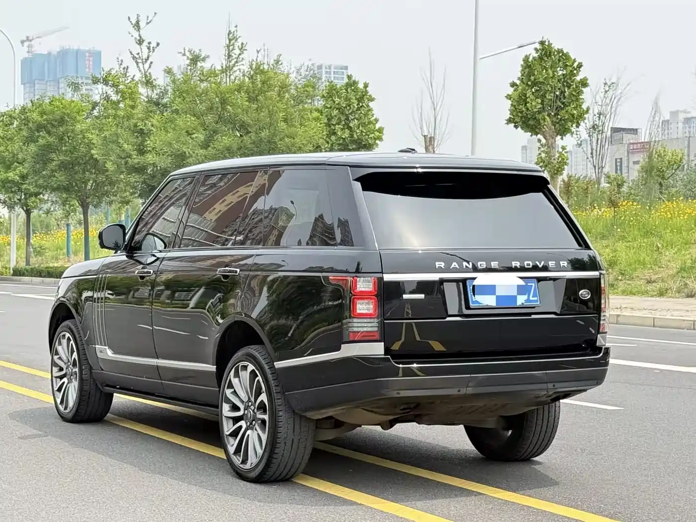 Land Rover Range Rover 2016 3.0 TDV6 Hybrid Vogue SE Autobiography LWB фото 30