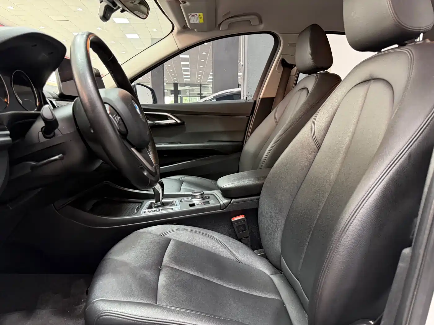 BMW 1 Series 2022 120i M Sport фото 4