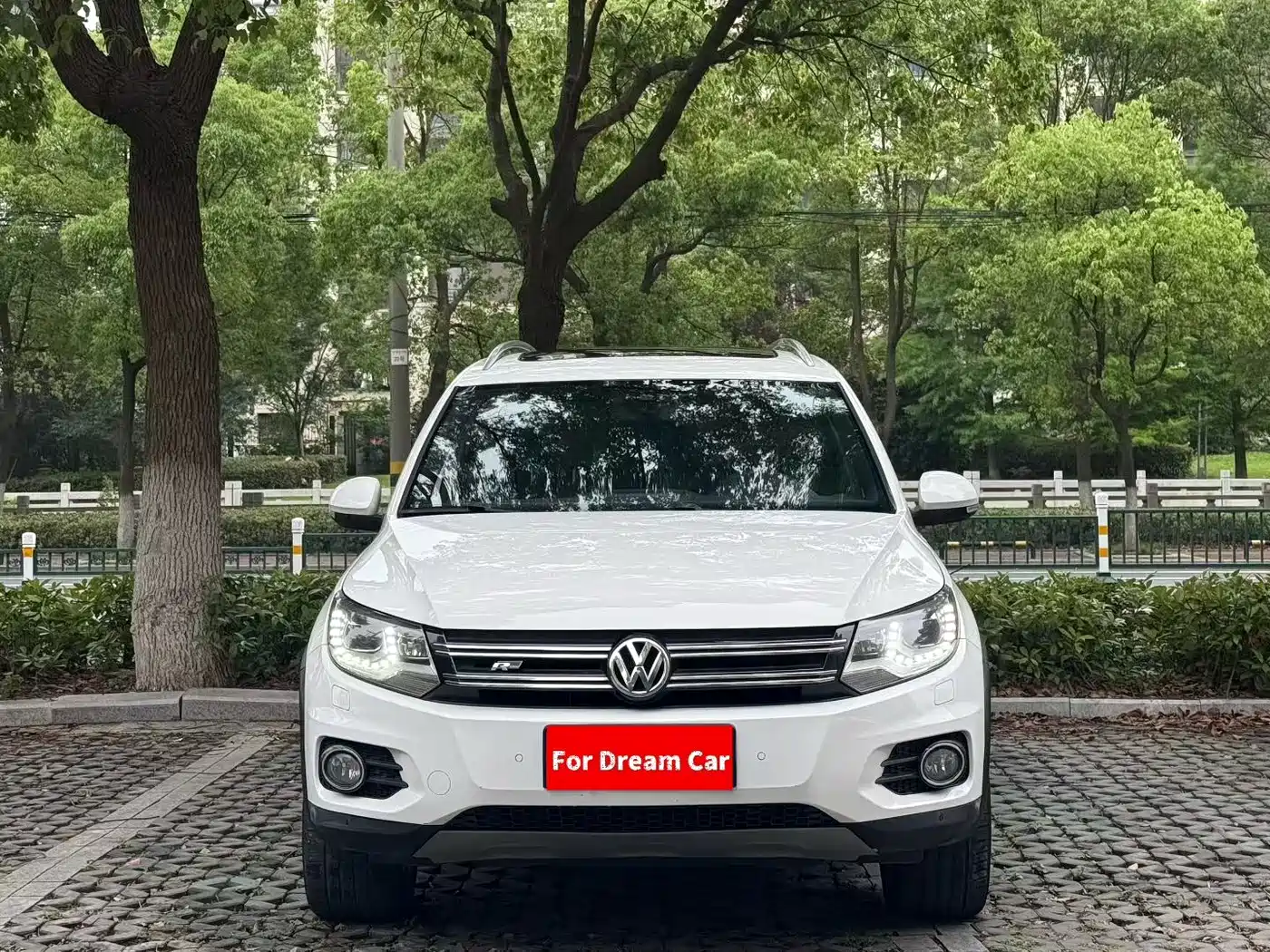 Volkswagen Tiguan 2014 2.0TSI Exclusive Edition фото 3