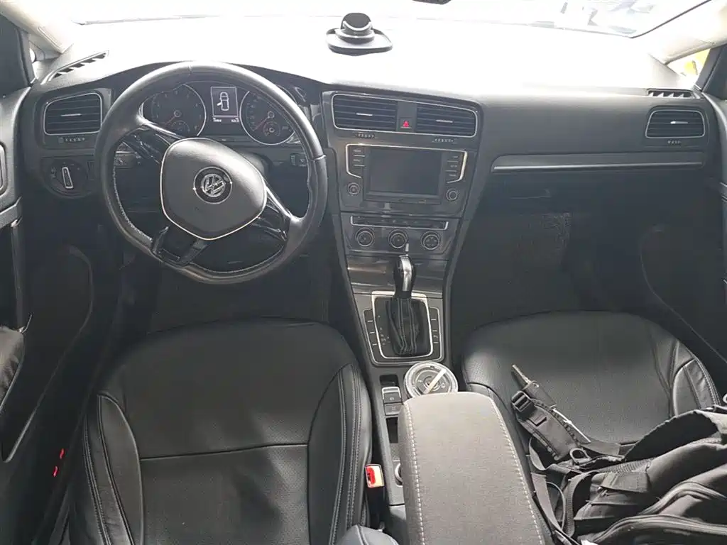 Volkswagen Golf 2017 230TSI Auto Comfort Millionth Anniversary Edition фото 16