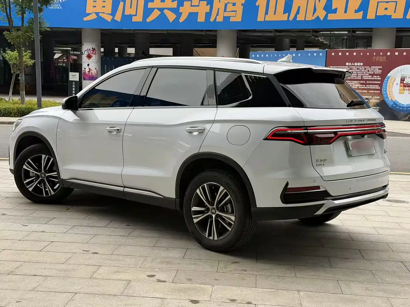 BYD Song Pro New Energy 2022 DM-i 51km Luxury фото 6