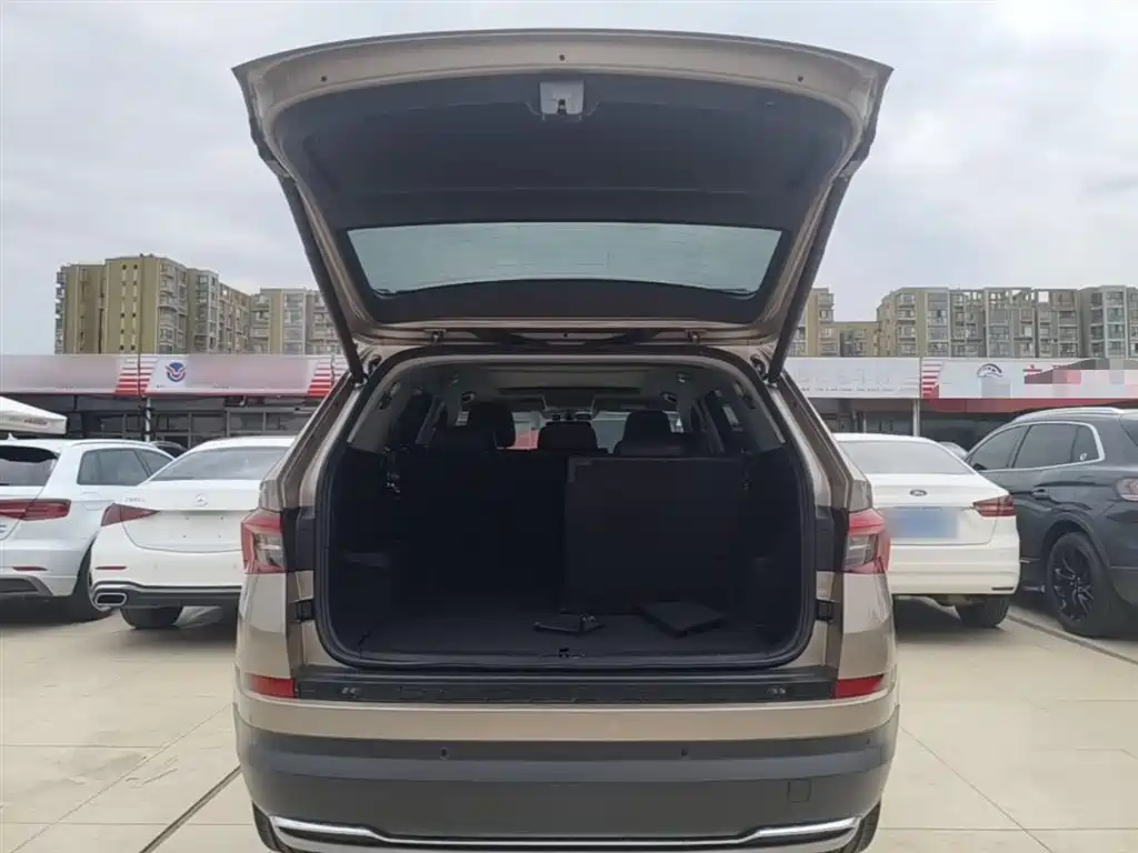 Škoda Kodiaq 2019 Facelift TSI330 7-Seater 2WD Luxury Premium Edition China VI фото 19