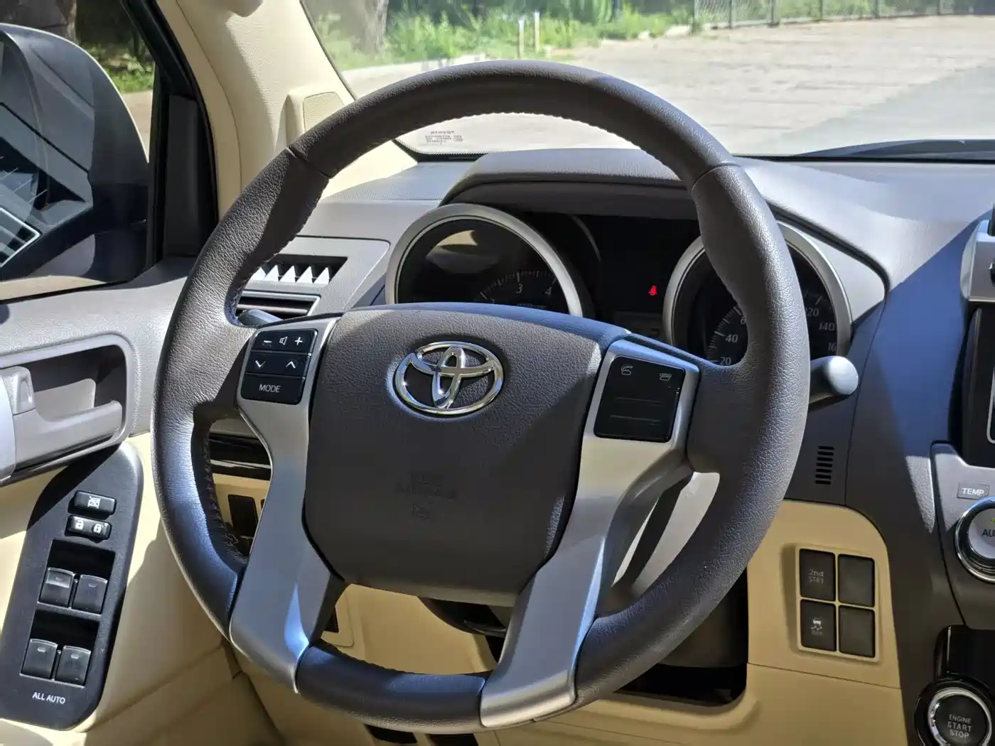Toyota Prado 2016 2.7L Auto Luxury Edition фото 10