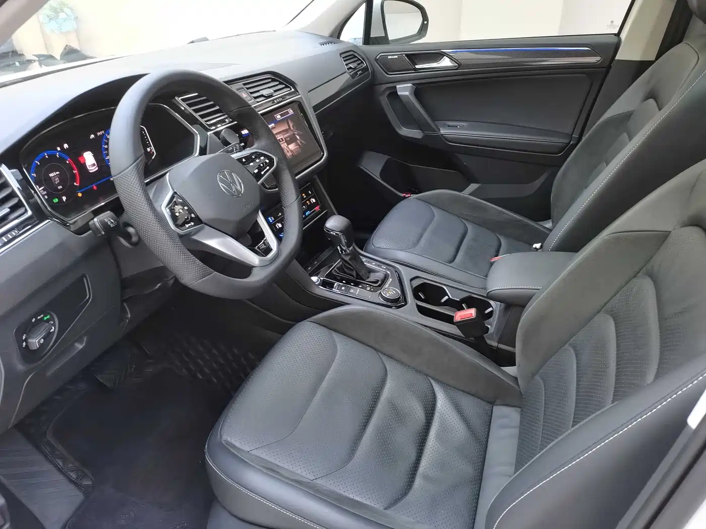 Volkswagen Tiguan L 2019 380TSI Auto 4WD Smart Luxury Edition China VI фото 25