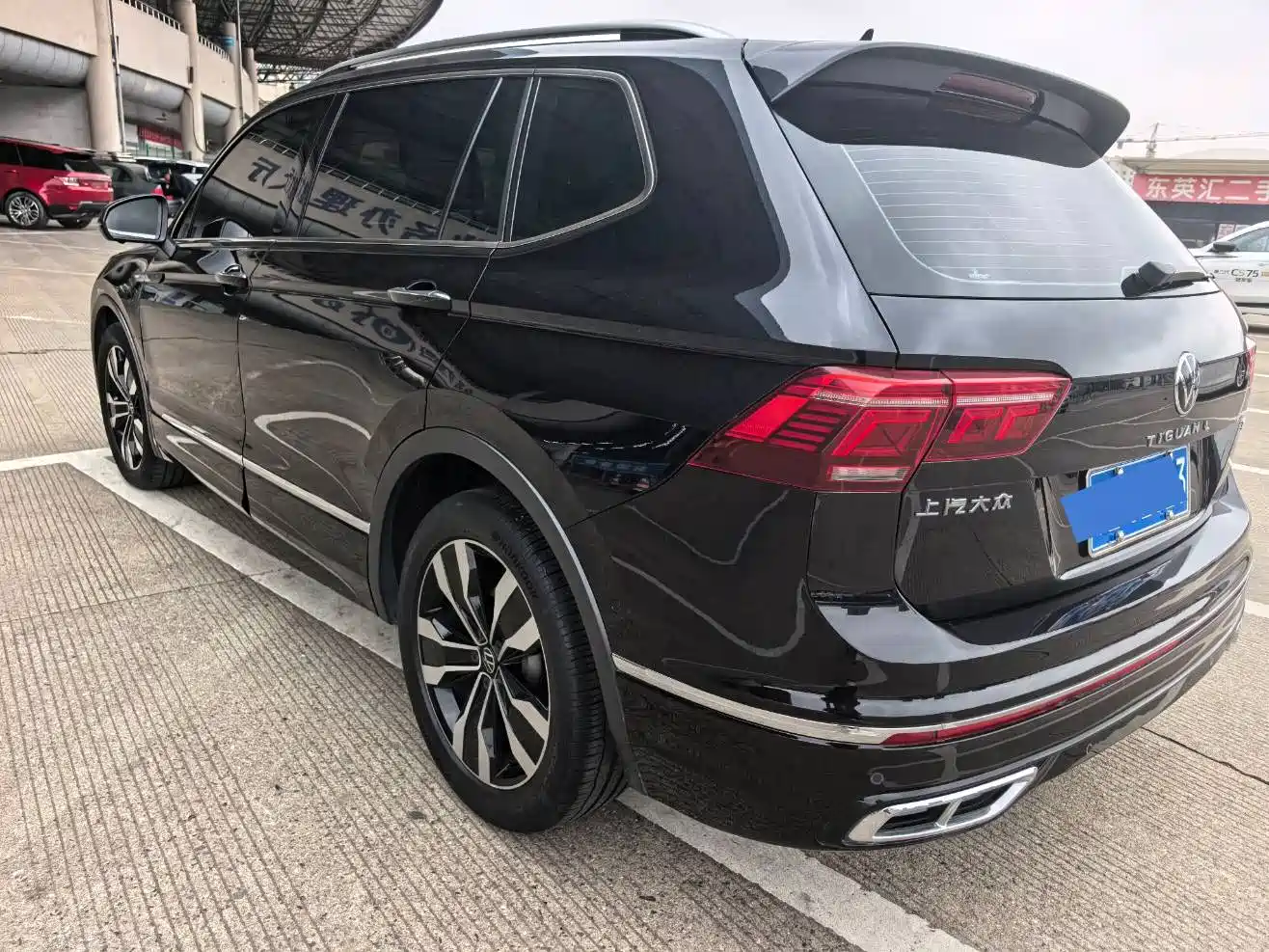 VOLKSWAGEN TIGUAN L