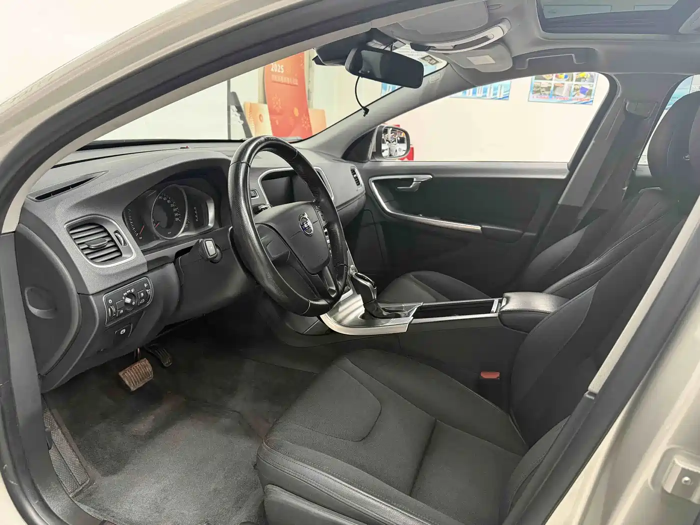 Photo 7 - Volvo S60