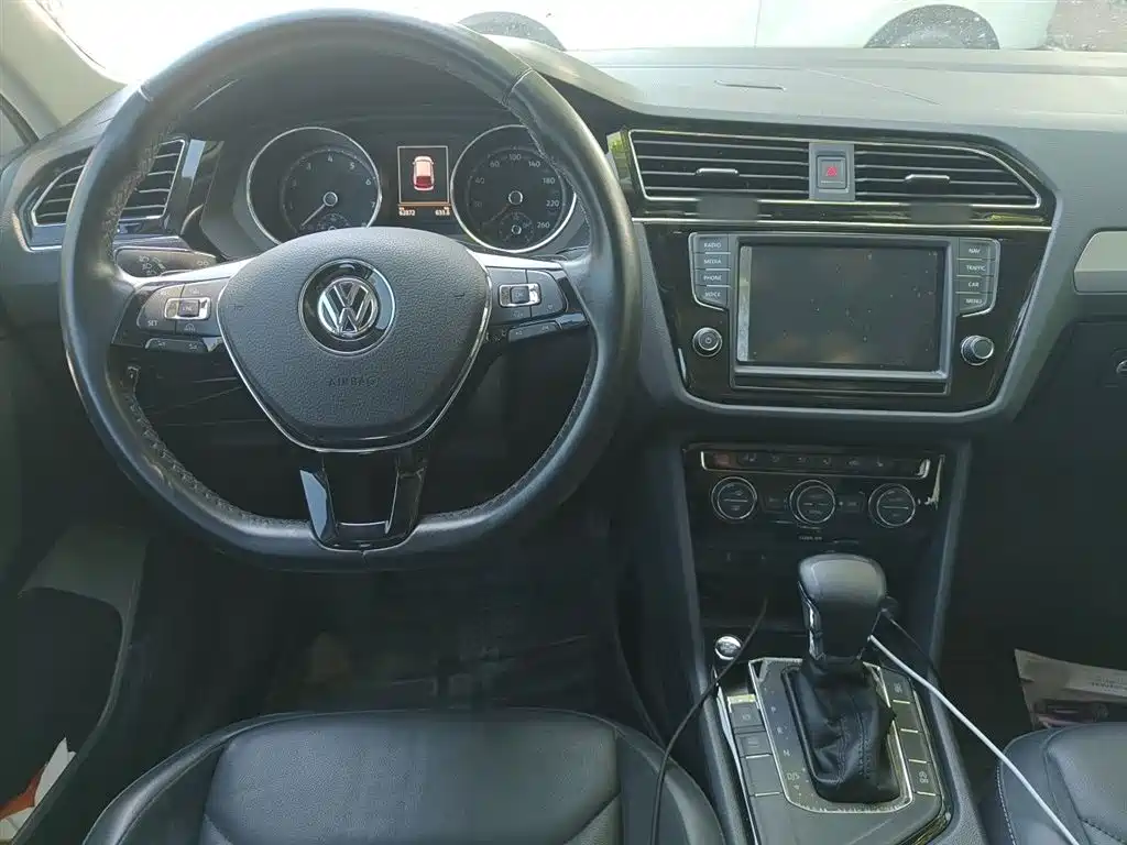 Volkswagen Tiguan L 2018 330TSI Automatic 2WD Luxury Edition фото 13