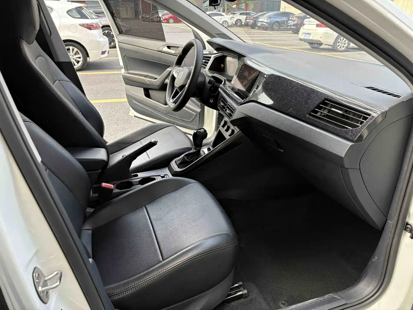 Volkswagen Lavida 2023 Xinrui 1.5L Auto Xinyi Edition фото 13