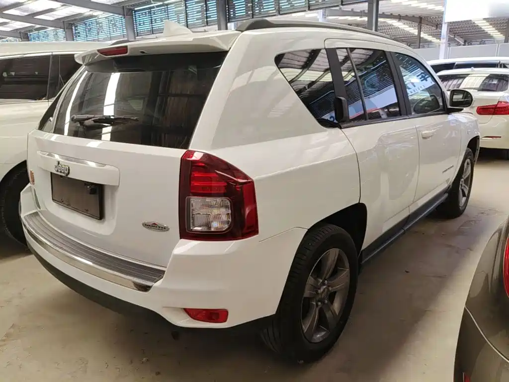 Фото 7 - Jeep Compass (Import)