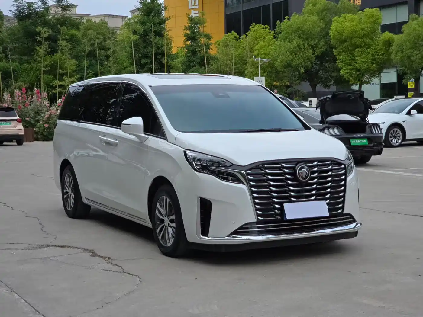 Buick GL8 2023 ES Landmaster Exclusive Harmony Edition фото 3
