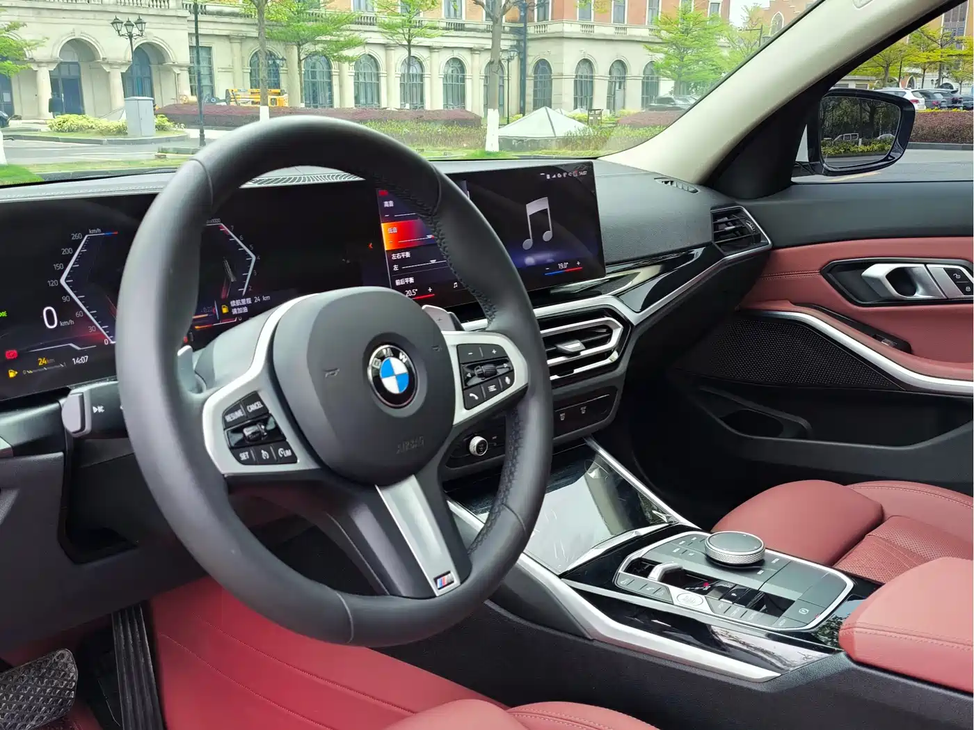 BMW 3 Series 2024 320Li M Sport Package фото 19