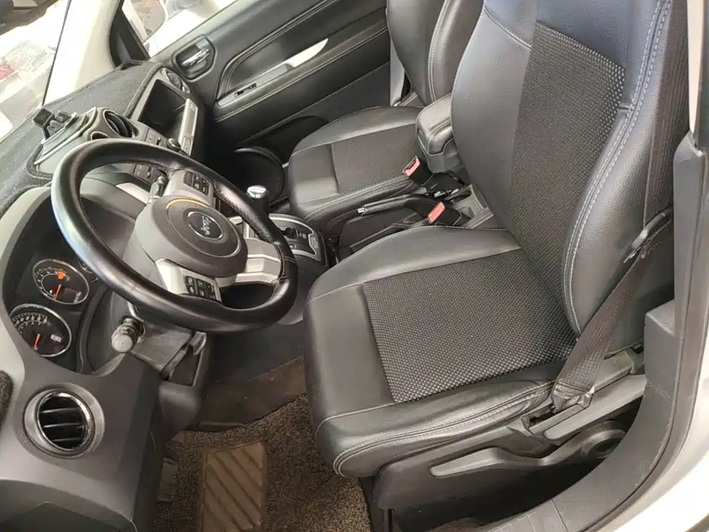 Фото 15 - Jeep Compass (Import)