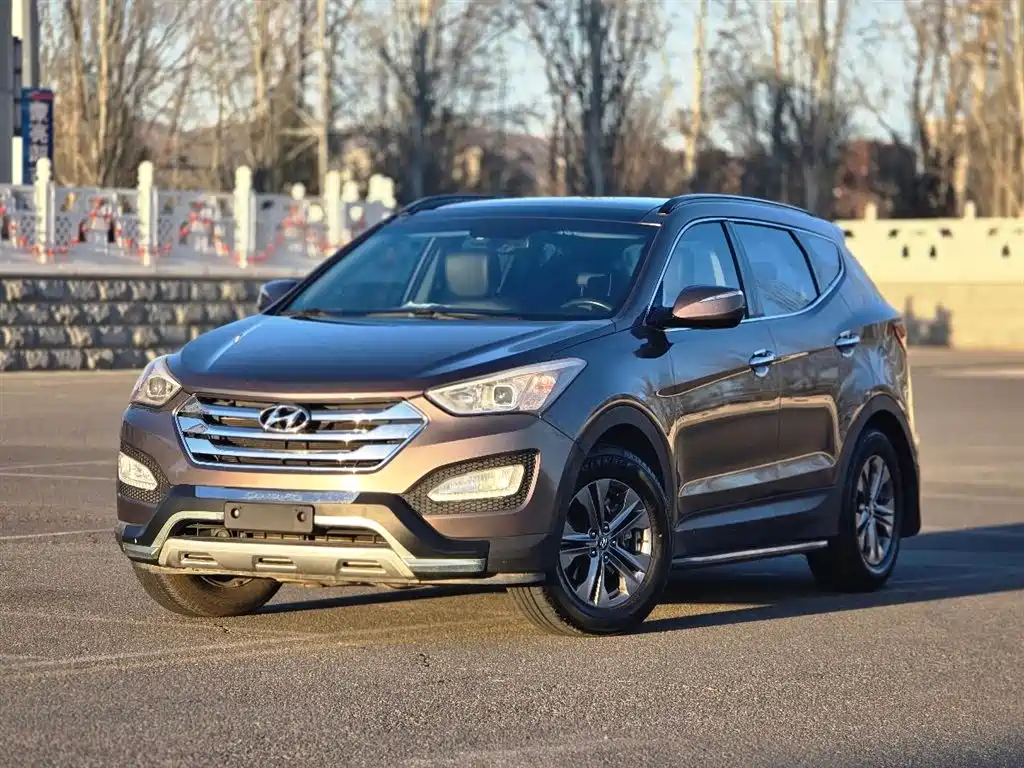 Hyundai Santa Fe 2013 Model 2.4L Automatic 2WD Smart фото 3