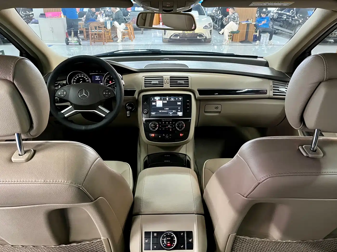 Mercedes-Benz R-Class 2015 R 400 4MATIC Business фото 13