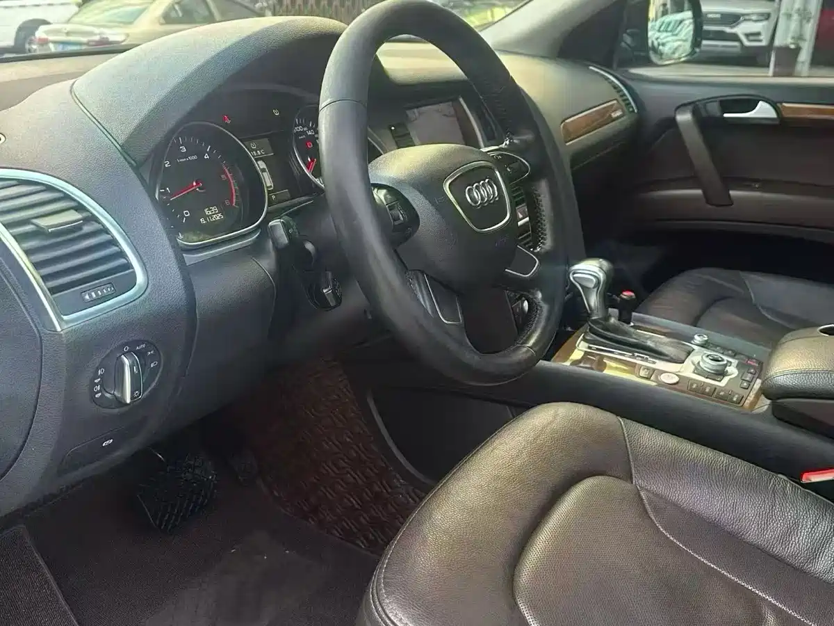 Audi Q7 2014 35 TDI Sport фото 4