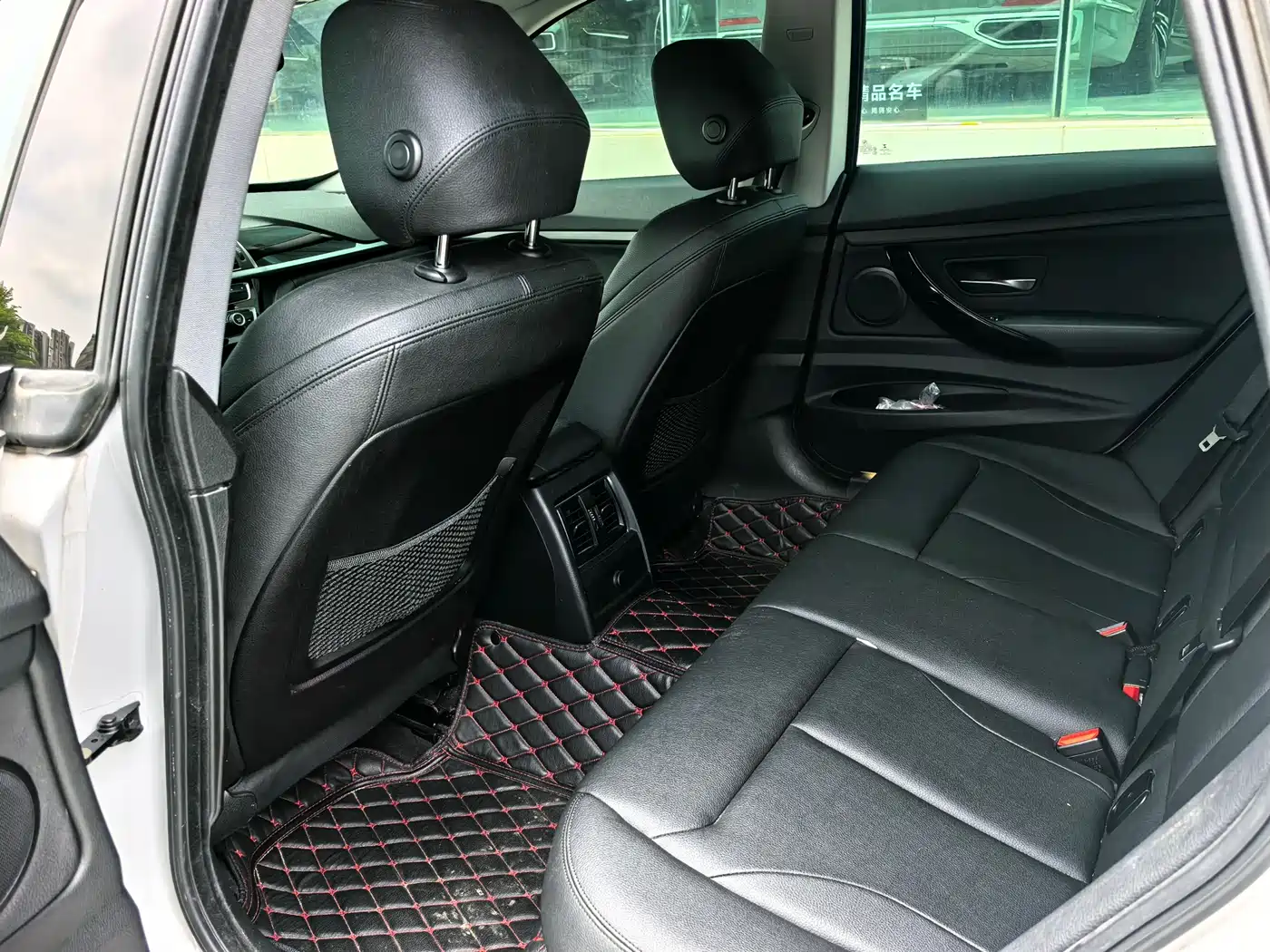 BMW 3 Series GT 2018 320i Fashion фото 9
