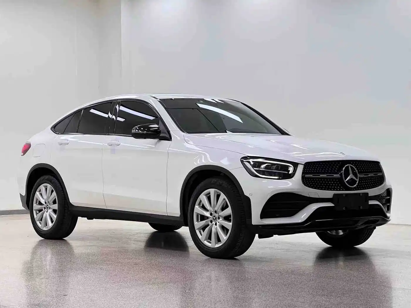 Mercedes-Benz GLC Coupe 2022 Facelift GLC 260 4MATIC Coupe SUV фото 3