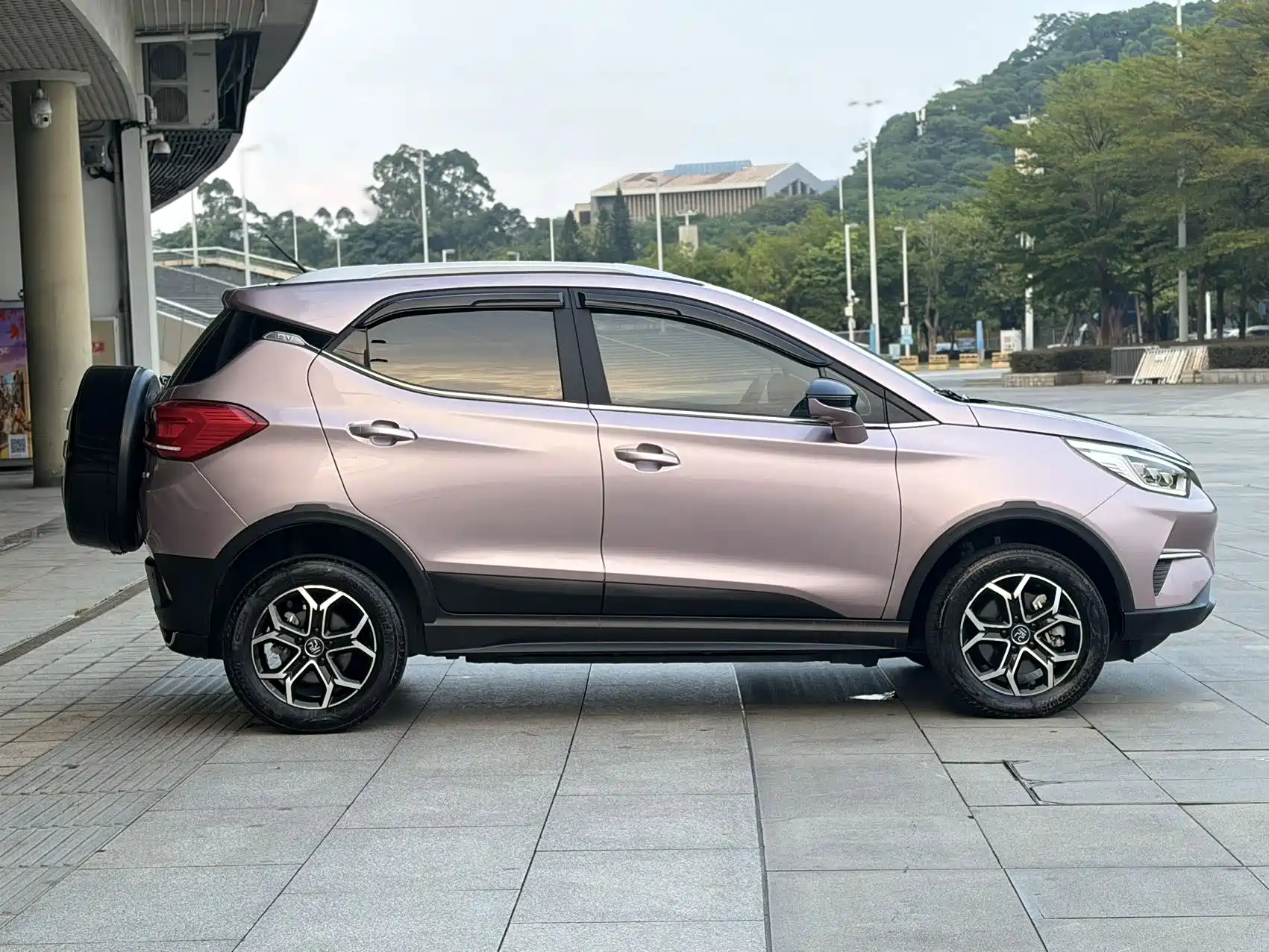 Photo 5 - BYD Yuan Pro