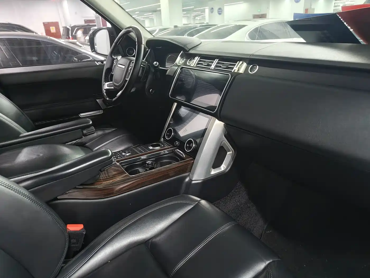 Land Rover Range Rover 2017 3.0 SC V6 Golden Age Edition фото 6