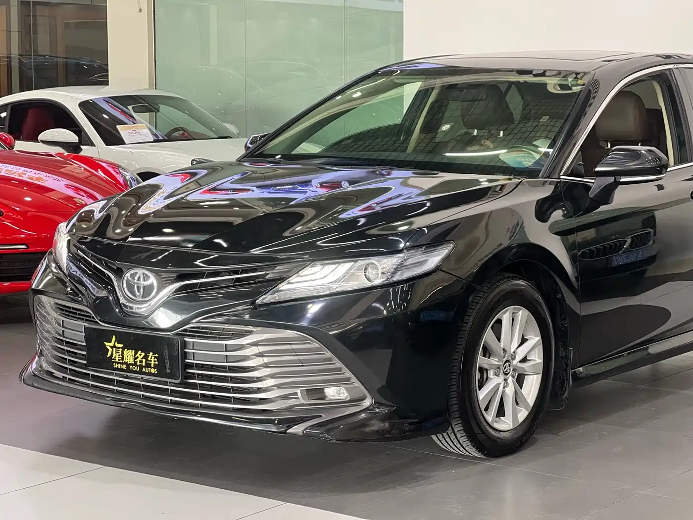 Toyota Camry 2018 2.0E Elite Edition фото 5