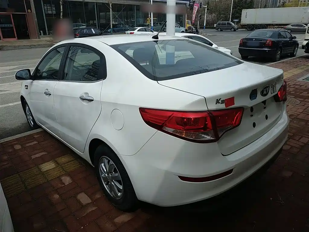 Kia K2 2015 Sedan 1.4L MT GLS фото 5